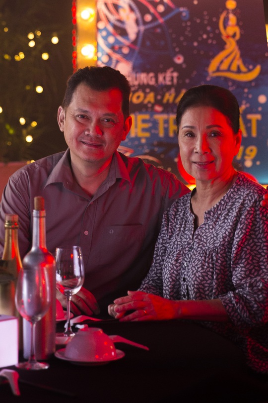 NSND Kim Xuân, NSƯT Hữu Châu khen ngợi Hương Giang - Ảnh 1.