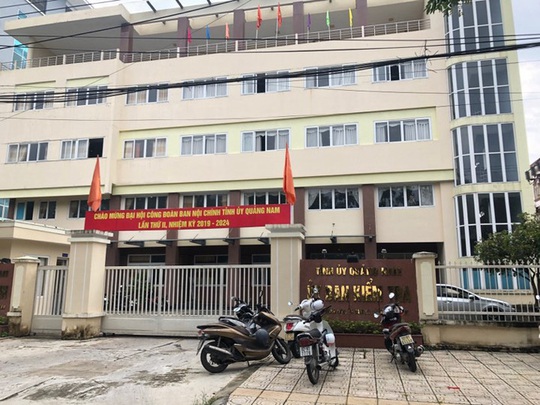 Thu hồi danh hiệu tập thể xuất sắc của 1 phòng thuộc UBKT Tỉnh ủy Quảng Nam - Ảnh 1.