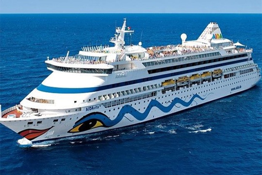 Phòng dịch Covid-19, Quảng Ninh từ chối siêu du thuyền chở hơn 1.000 khách châu Âu - Ảnh 1.