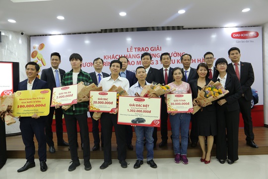 Dai-ichi Life Việt Nam trao giải chương trình Chào mừng 3 triệu khách hàng - Ảnh 2.