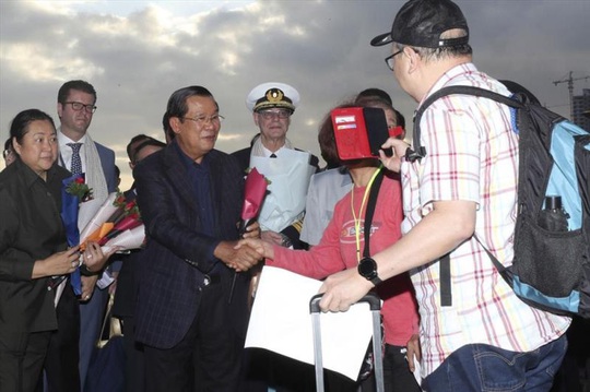 Campuchia bác tin Thủ tướng Hun Sen bị nhiễm virus corona - Ảnh 1.