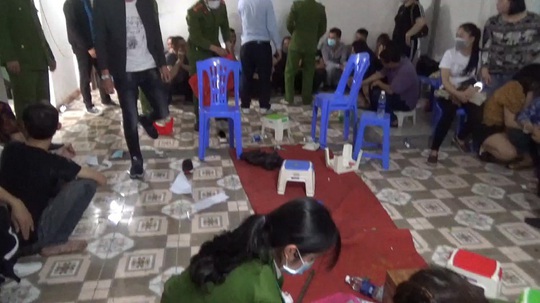 Phá tụ điểm đánh bạc tinh vi phức tạp ở Vĩnh Phúc, bắt 38 con bạc đến từ nhiều tỉnh thành - Ảnh 2.