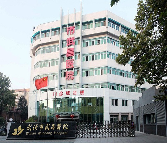 Covid-19: Sau rối loạn thông tin, Trung Quốc xác nhận giám đốc bệnh viện ở Vũ Hán tử vong - Ảnh 2.