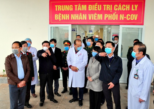 Lập bệnh viện dã chiến, người Việt qua cửa khẩu Móng Cái phải cách ly 14 ngày - Ảnh 2.