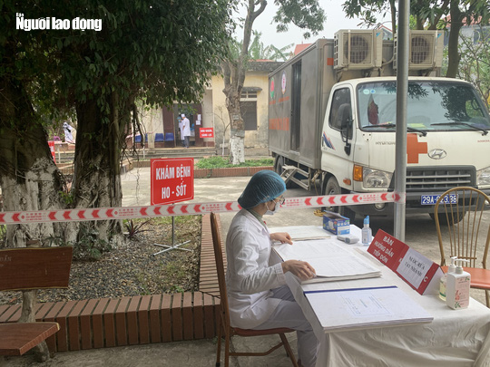Những hình ảnh bác sĩ 3 cùng ăn-ở-chống dịch Covid-19 tại tâm dịch Sơn Lôi - Ảnh 20.
