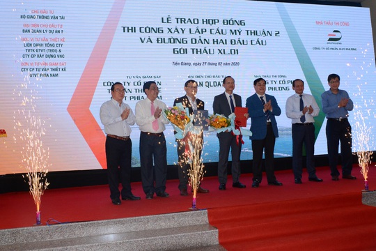 Trao quyết định thi công gói thầu đầu tiên của cầu Mỹ Thuận 2 - Ảnh 1.