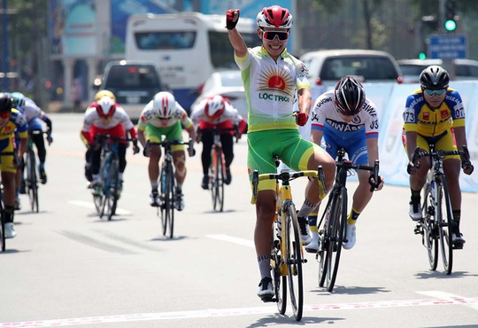 Nguyễn Thị Thật giành cú đúp ngay ngày khai mạc giải xe đạp Biwase 2020 - Ảnh 1.