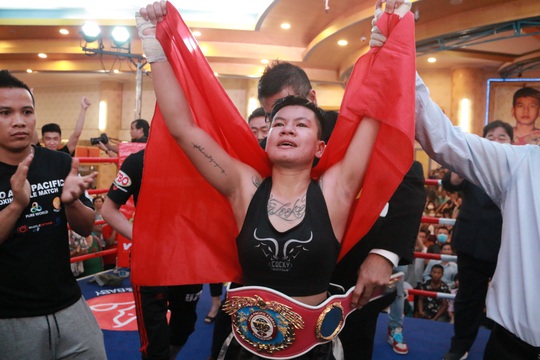 Thu Nhi trở thành nữ võ sĩ đầu tiên của Việt Nam giành đai WBO Châu Á Thái Bình Dương - Ảnh 3.