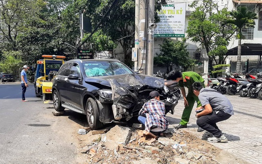 Lái xe Mercedes gây tai nạn kinh hoàng gần sân bay dương tính với ma tuý - Ảnh 2.