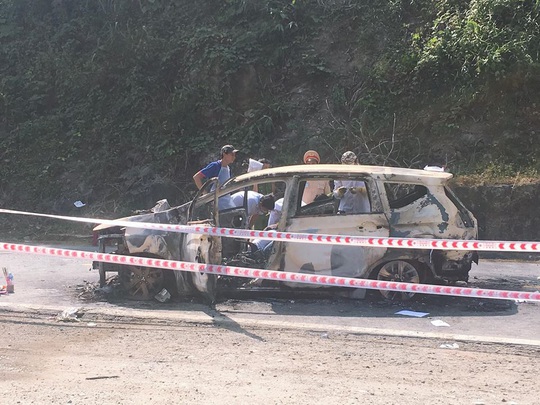 Giám định ADN tìm danh tính 2 người chết trong ôtô cháy sau tiếng nổ lớn ở Quảng Nam - Ảnh 2.