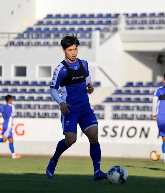 AFC khen ngợi Công Phượng, chê bai Bùi Tiến Dũng - Ảnh 3.