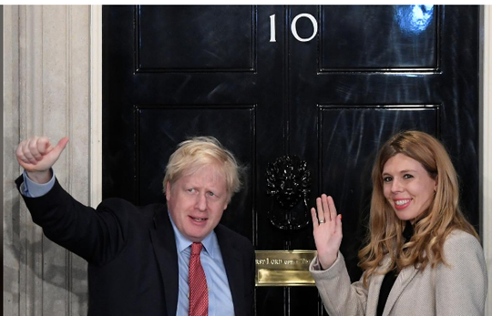 Thủ tướng Anh và đệ nhất bạn gái sắp lên chức bố mẹ - Ảnh 1.