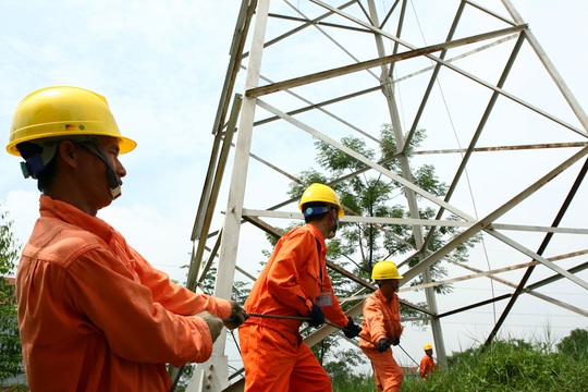 EVN lên tiếng trước thông tin tăng giá điện trong dịch Covid-19 - Ảnh 1.