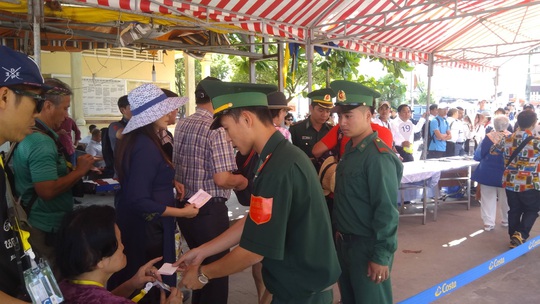 Những hành khách có hộ khẩu ở 13 tỉnh, thành nào tạm thời không được đến Phú Quốc? - Ảnh 1.