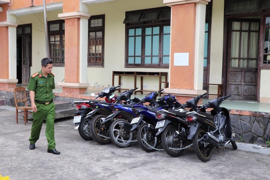 Thanh niên trộm SH và nhiều xe máy tại bệnh viện Quảng Nam - Ảnh 2.