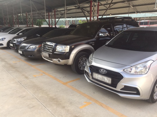 Ôtô cũ giảm giá mạnh trong mùa dịch - Ảnh 1.