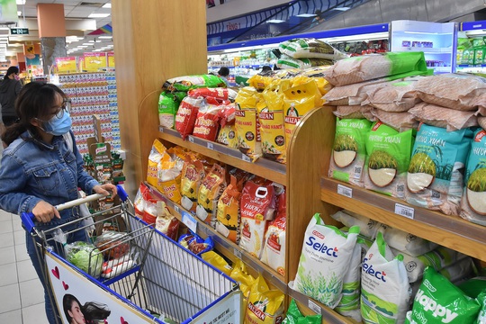 Chợ, siêu thị mở cửa bình thường từ 1-4, hàng hóa dự trữ tới 3-6 tháng - Ảnh 1.