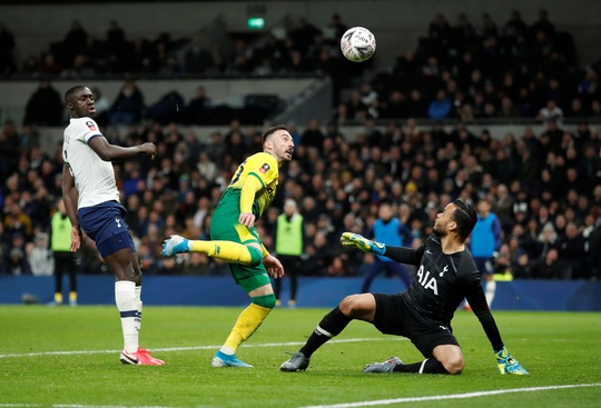Người nhện thành tội đồ, Tottenham bị loại sốc ở FA Cup - Ảnh 4.
