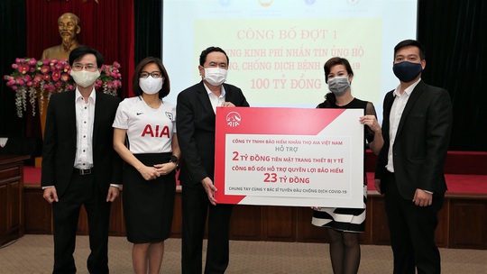 AIA Việt Nam ủng hộ 25 tỉ đồng, chung tay cùng y bác sĩ tuyến đầu chống dịch - Ảnh 1.