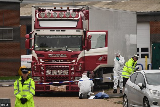 Bắt giữ thêm nghi phạm liên quan vụ 39 người Việt chết trong container ở Anh - Ảnh 1.