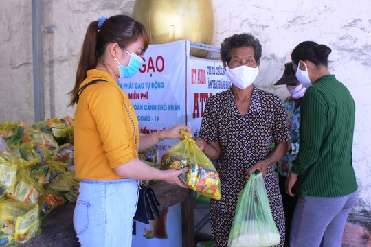 “ATM gạo” giúp mát lòng người nghèo vùng hạn mặn ở Cà Mau, Bạc Liêu và Kiên Giang - Ảnh 23.