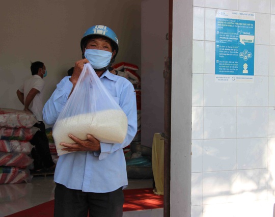 “ATM gạo” giúp mát lòng người nghèo vùng hạn mặn ở Cà Mau, Bạc Liêu và Kiên Giang - Ảnh 4.