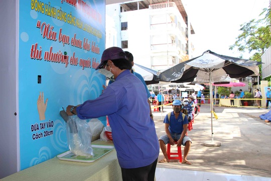 “ATM gạo” giúp mát lòng người nghèo vùng hạn mặn ở Cà Mau, Bạc Liêu và Kiên Giang - Ảnh 14.