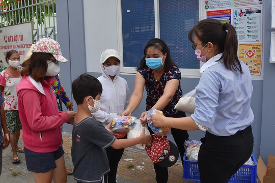 “Ai khó hãy lập tức đến đây nhé! - Ảnh 4.