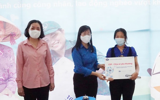 Tận tụy vì người nghèo - Ảnh 1.