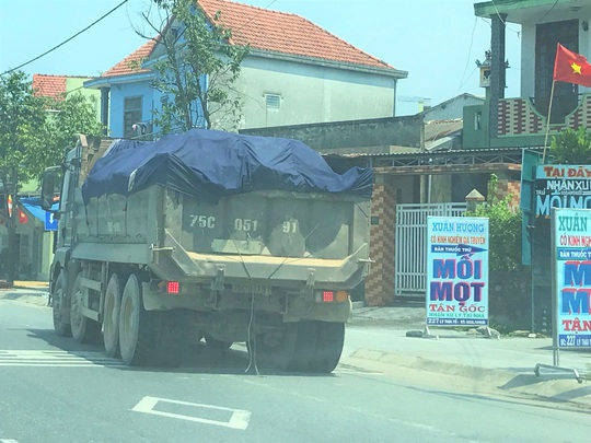 Thừa Thiên – Huế xử phạt hơn 1.500 xe tải trong một tháng - Ảnh 2.