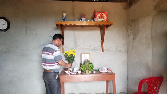 Vụ bí thư xã giết người, dựng hiện trường giả: Xót thương tiễn nạn nhân Vương lần thứ hai - Ảnh 4.