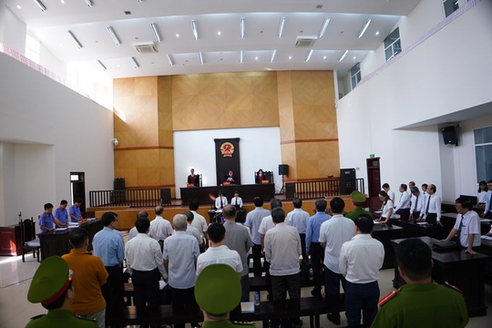 2 nguyên chủ tịch Đà Nẵng bị tuyên tổng cộng 27 năm tù, bắt giam tại tòa - Ảnh 6.