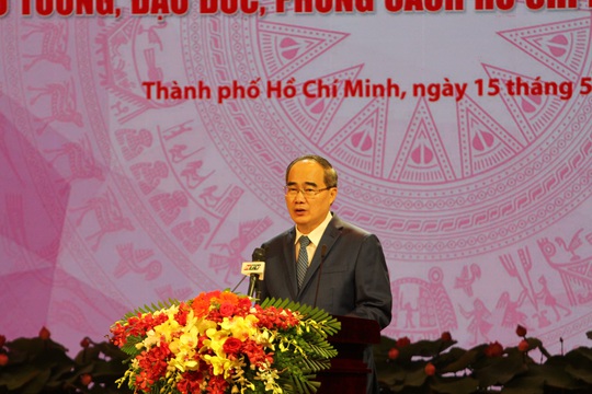 TP HCM long trọng tổ chức lễ kỷ niệm 130 năm ngày sinh Chủ tịch Hồ Chí Minh - Ảnh 1.