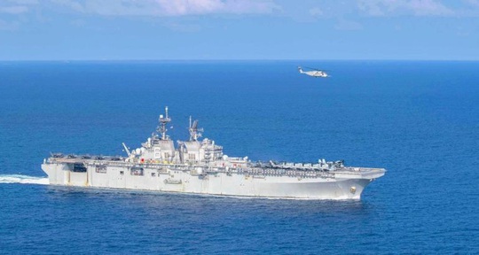 Tàu chiến Mỹ “giương vuốt” trên biển Đông - Ảnh 1.