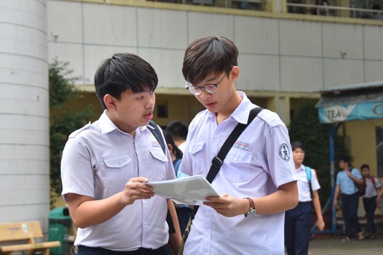 Tuyển sinh lớp 10 tại Hà Nội: Mỗi học sinh đăng ký dự tuyển vào 2 trường - Ảnh 1.