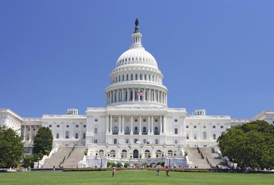 Thượng viện Mỹ thông qua dự luật chặn các công ty Trung Quốc trên sàn chứng khoán - Ảnh 1.
