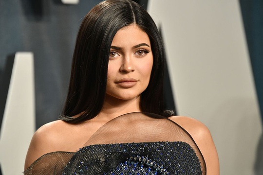 Forbes tước danh hiệu tỉ phú, tố siêu mẫu Kylie Jenner nói dối - Ảnh 1.