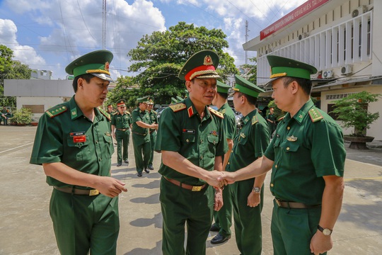 Bộ Quốc phòng kiểm tra công tác biên phòng tại TP HCM - Ảnh 1.