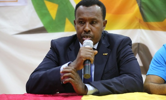 Sốc: Cựu cầu thủ Somalia bị bắn chết khi đang tụng kinh - Ảnh 1.