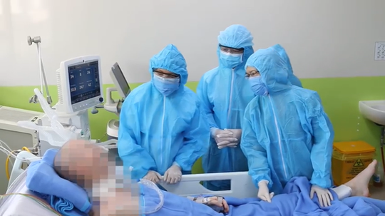 Phi công người Anh nhớ được mật khẩu điện thoại, máy tính bảng - Ảnh 1.