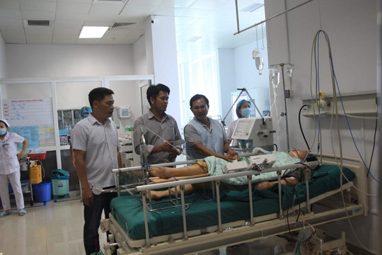 Vụ TNGT thảm khốc ở Đắk Nông: Huy động máu sống truyền cấp cứu cho bệnh nhân nguy kịch - Ảnh 3.
