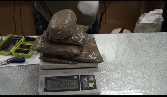 Phát hiện 9kg ma túy giấu trong bưu kiện gửi từ châu Âu về Việt Nam - Ảnh 2.