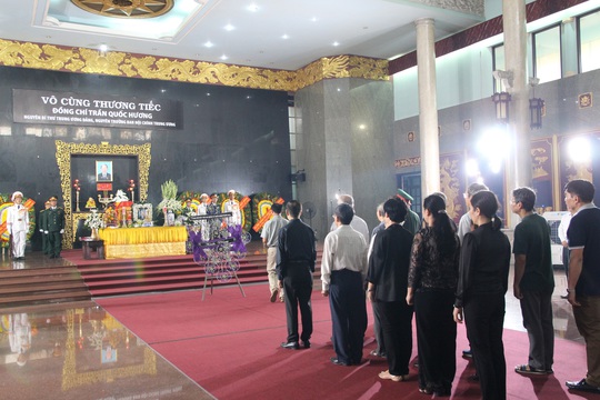 Hàng trăm đoàn đến viếng lễ tang ông Trần Quốc Hương - Ảnh 9.