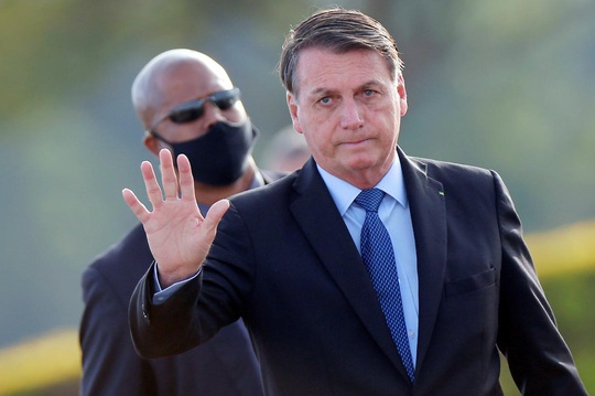 Brazil chưa hết sốt, tổng thống đối đầu với tòa án tối cao - Ảnh 1.