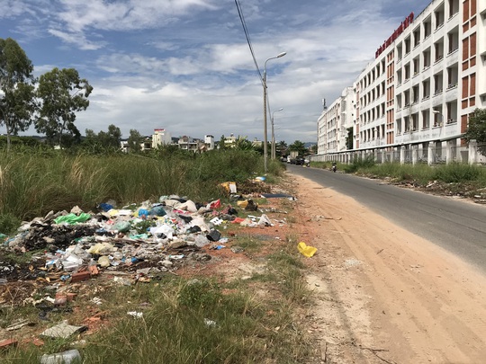 Đà Nẵng: Bãi rác tự phát gây ô nhiễm nặng - Ảnh 2.