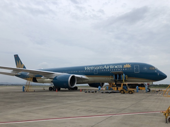Sân bay Vân Đồn đón chuyến bay đầu tiên chở 150 chuyên gia từ Nhật Bản - Ảnh 4.