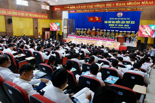 Bí thư Quảng Ngãi dự đại hội Đảng bộ huyện nhưng bất ngờ không trực tiếp chỉ đạo - Ảnh 1.
