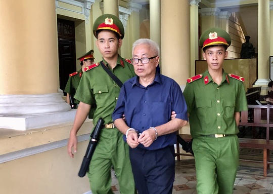 Ông Trần Phương Bình trần tình trước tòa: Đâm lao nên phải theo lao - Ảnh 2.