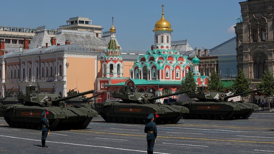 Soi vũ khí xịn của Nga tại lễ diễu binh - Ảnh 1.