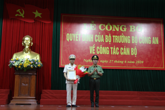 Thiếu tướng Nguyễn Hữu Cầu thôi làm Giám đốc Công an tỉnh Nghệ An - Ảnh 1.